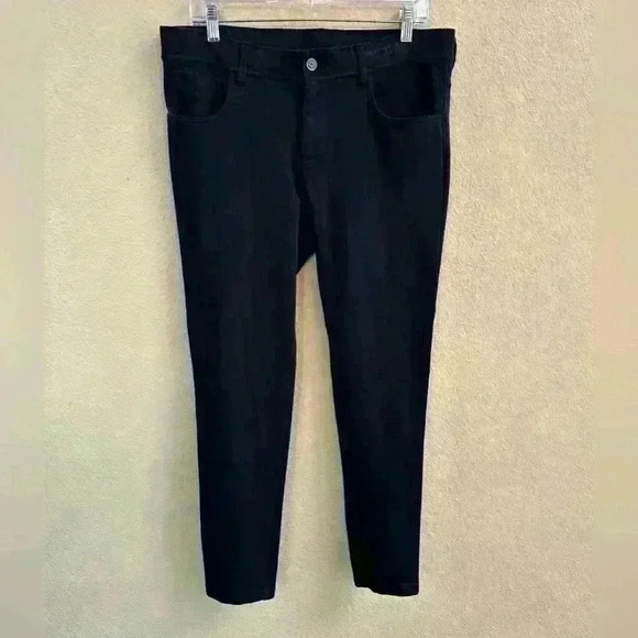 Burberry Brit- Black Skinny Jegging Pant With Ankle Zippers Size Large EUC!